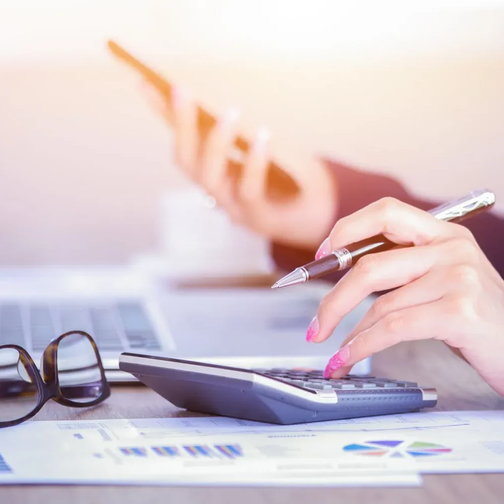 business-woman-thinking-account-businesswoman-accounting-office-working-976512548-cb6ae59ee6f543fcac7e4dbe0a3d71f0